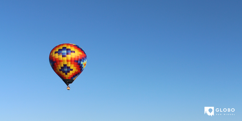 ¿Puedo volar en globo si estoy embarazada?